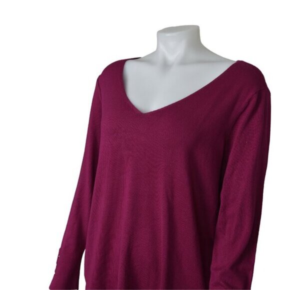Chico's Dark Pink V-Neck Long Sleeve Rayon Blend Soft Sweater Size 2 - Picture 2 of 8